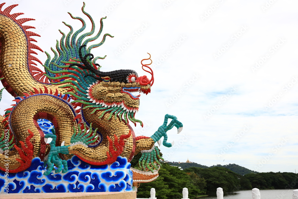 Fototapeta premium Huge Dragon Statue famous for Chinese culture