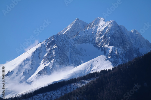 Widok na Łomnicę, najwyższy szczyt Tatr. photo