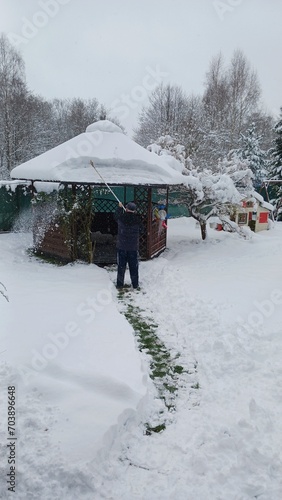 Obraz na płótnie white winter in the garden w salonie