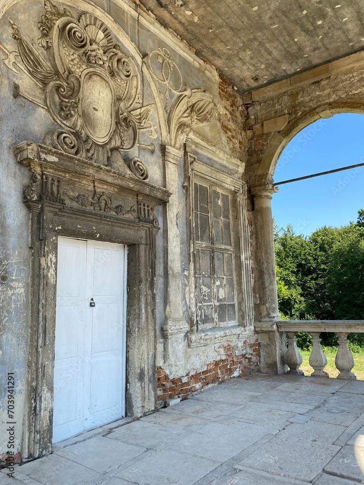 Fototapeta premium entrance to the castle