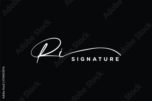 RI initials Handwriting signature logo. RI Hand drawn Calligraphy lettering Vector. RI letter real estate, beauty, photography letter logo design.