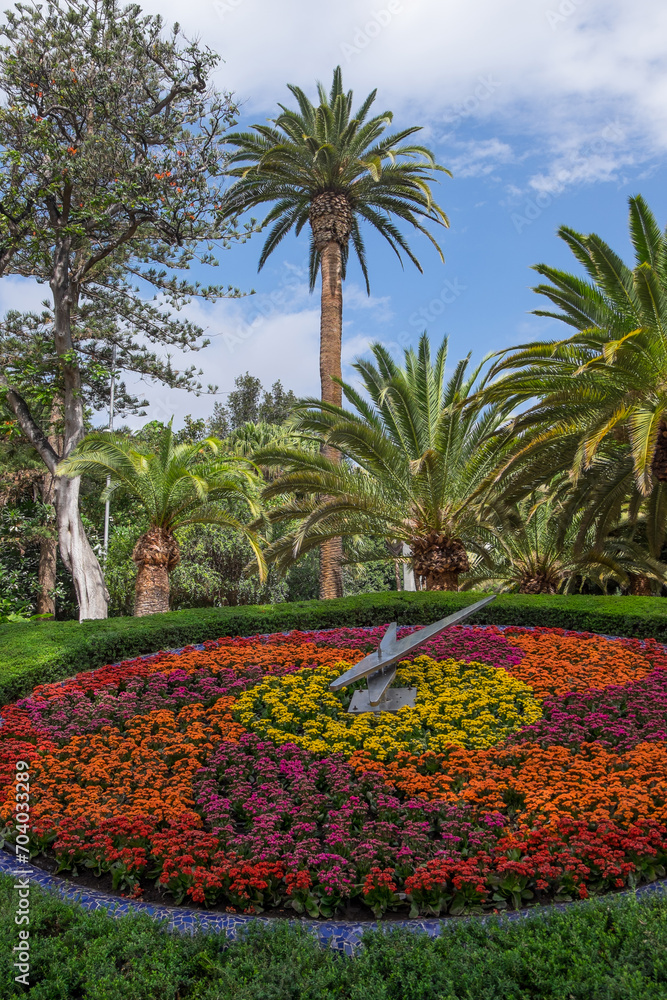 Reloj de flores en el Parque García Sanabria de la ciudad de Santa Cruz de Tenerife, Canarias