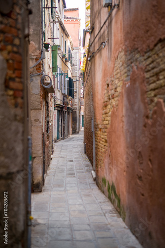 A narrow alley in Venice © Peter Buchacher