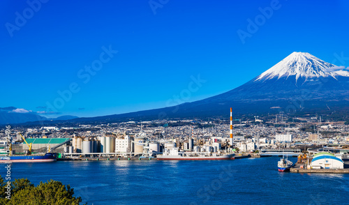 Obraz na płótnie 富士山と田子の浦港 ワイド w salonie