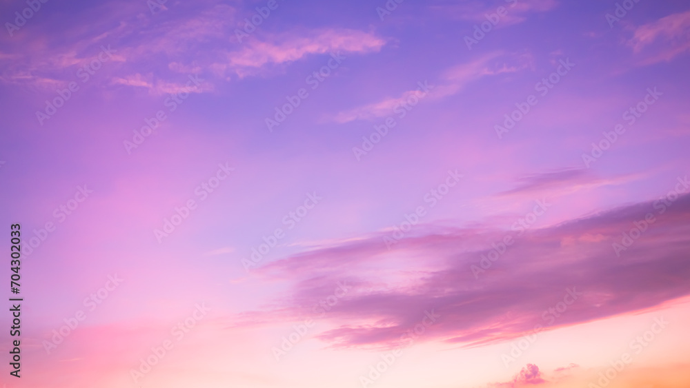 Obraz premium Sky Purple Pink Cloud Background Blue Sunrise Epic Cloudy Violet Abstract Dusk Sunset Night Evening Horizon Twilight Nature Sun Fantasy Pink Color Pastel Landscape Magic Summer Velvet Pattern Gradient