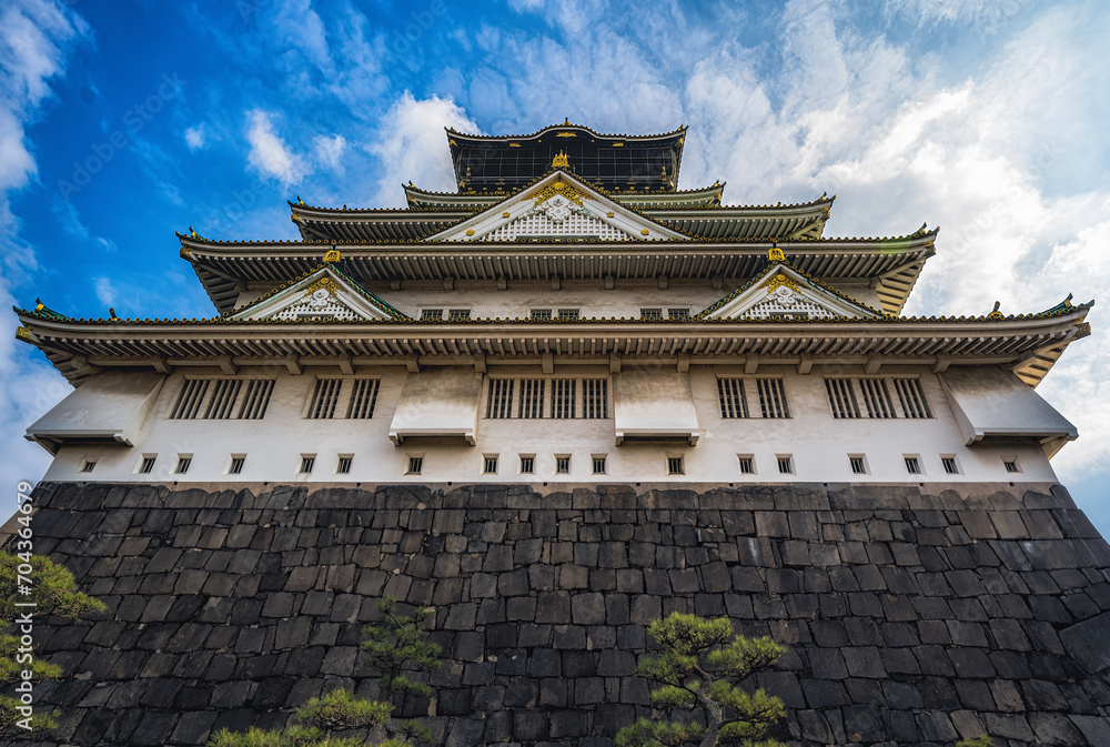 Osaka's landmark Osaka Castle castle tower that shines in the blue sky Osaka's landmark Osaka Castle castle tower that shines in the blue sky