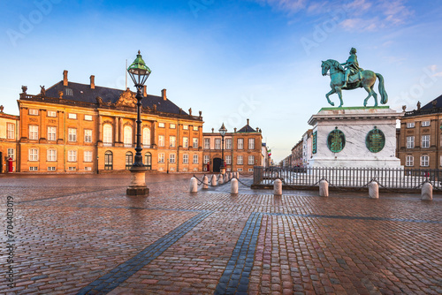 Obraz na płótnie Copenhagen, Denmark. Morning sunrise light in Amalienborg Square. w salonie