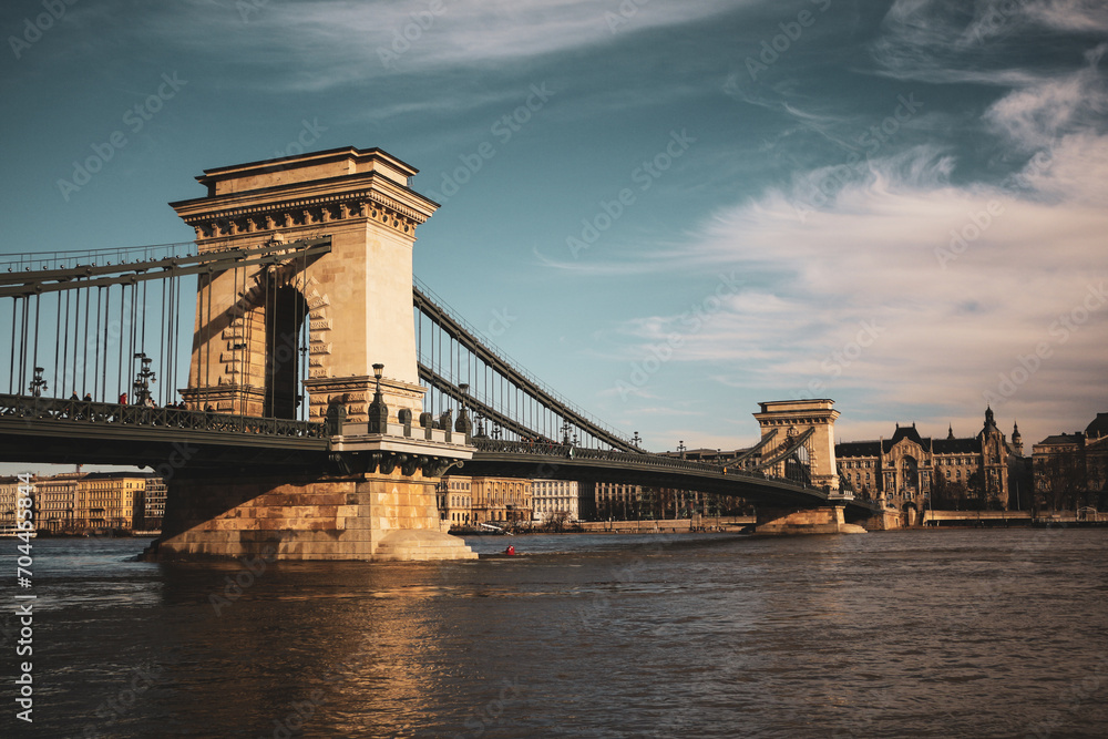 Obraz premium chain bridge