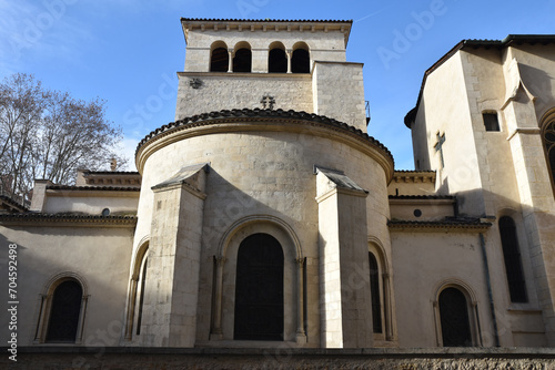 Chevet de la basilique Saint-Martin d’Ainay à Lyon. France
