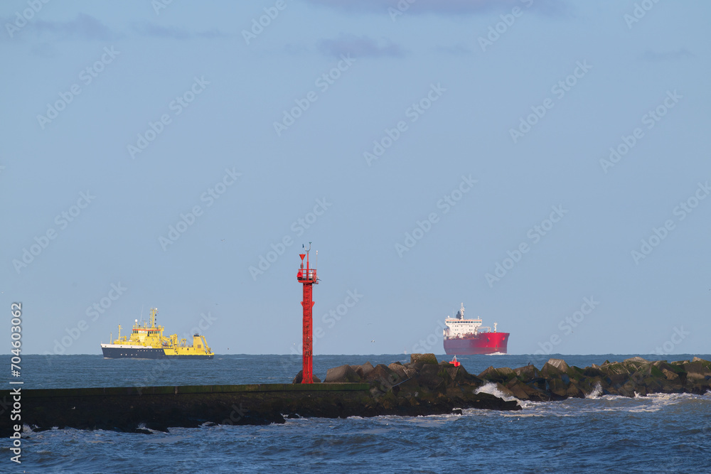 Obraz premium Container ship at the sea