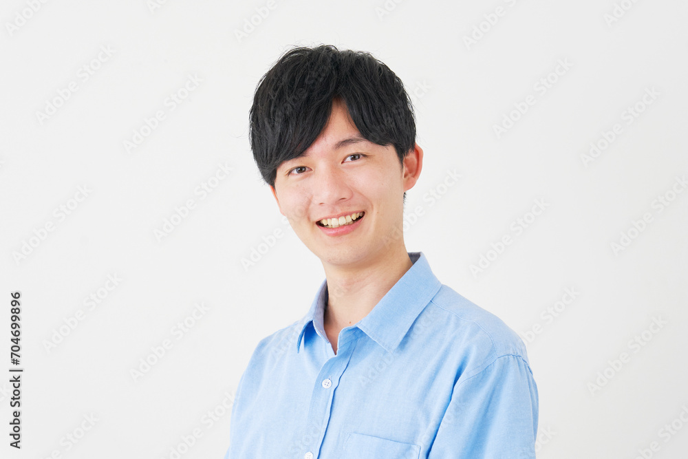 笑顔の男性のポートレート　白背景　カメラ目線