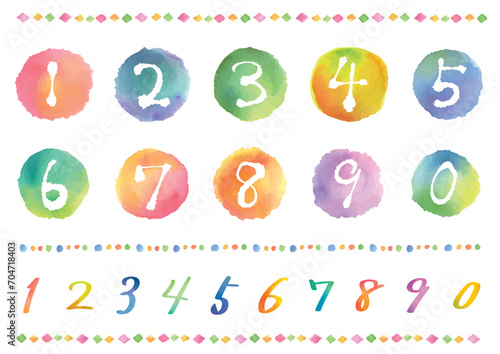 カラフルな水彩の円と数字とドットラインのセット