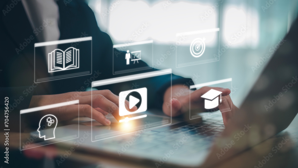 © FAMILY STOCK - Concept of Online Education. Women use Online education training and e-learning webinar on the internet for personal development and professional qualifications. Digital courses to develop new skills.