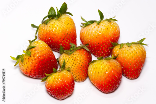 Fototapeta Naklejka Na Ścianę i Meble -  Many strawberries on a white background