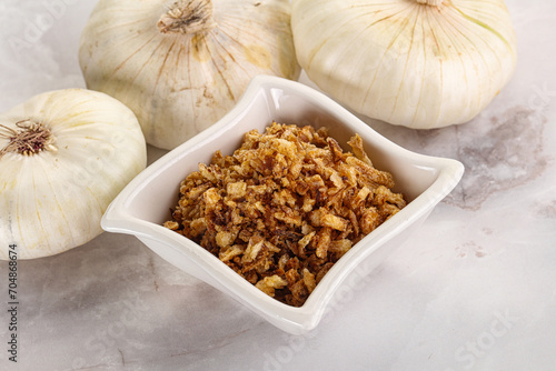 Dried roasted onion flakes for culinary