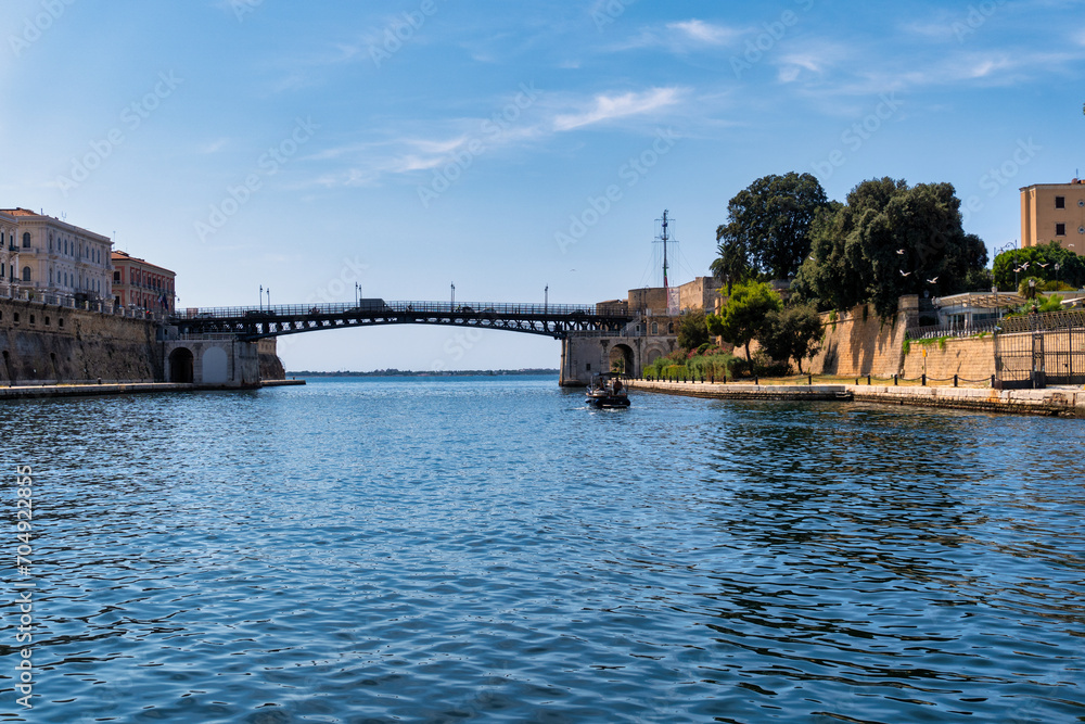 ponte girevole di Taranto