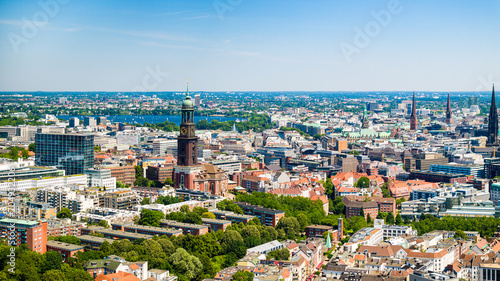 Fototapeta Naklejka Na Ścianę i Meble -  Hamburg Skyline during summer