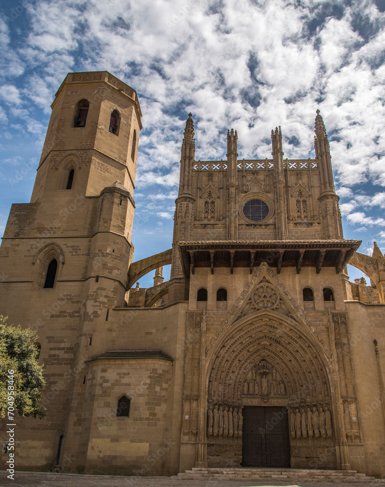 Façade de la cathédrale Santa María de Huesca, Aragon, Espagne