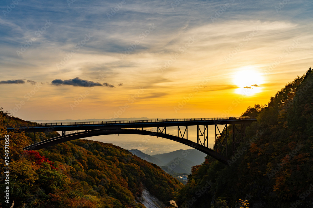 朝焼けと橋