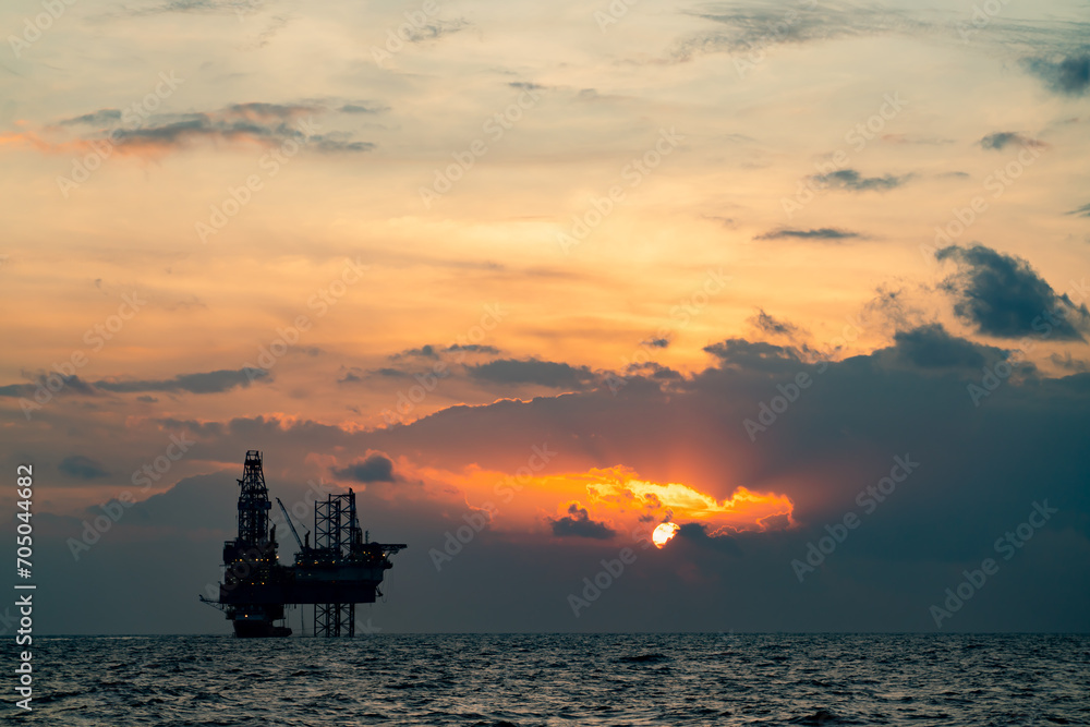Remote offshore oil and gas exploration and drilling vessels that produce raw materials for delivery to onshore refineries, power generation and the petrochemical industry. Remote offshore oil and gas exploration and drilling vessels that produce raw materials for delivery to onshore refineries, power generation and the petrochemical industry.