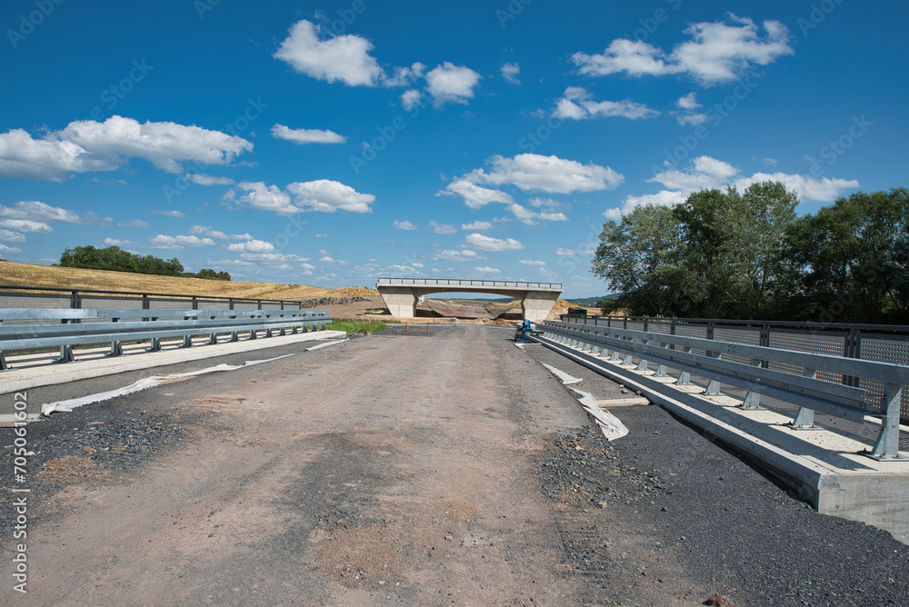 Neubau Strecke Strassen und Brücken Bau