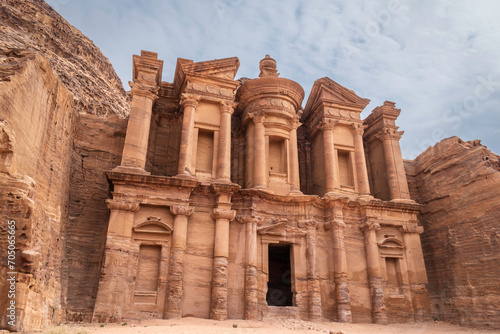 Célèbre monastère sur les hauteurs de Petra en Jordanie