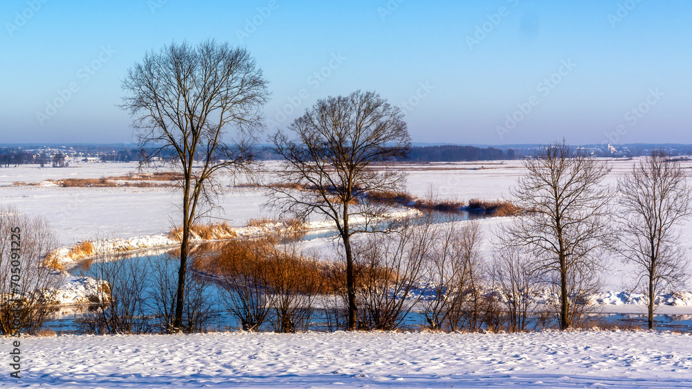 Zimowe wędrówki Doliną Narwi, Podlasie, Polska