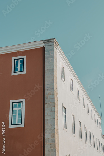 facade of a building with a sky © moovaudiovisuais