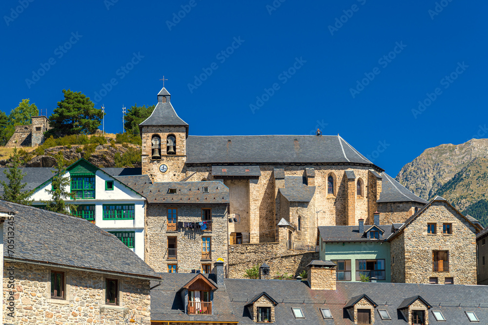 Sallent de Gállego, vacation village in the Pyrenees, Aragón region, Spain