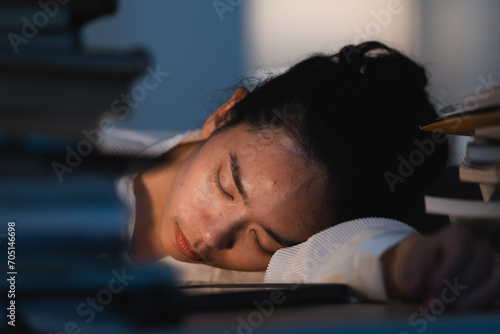 Late-night freelancer, Dedi...