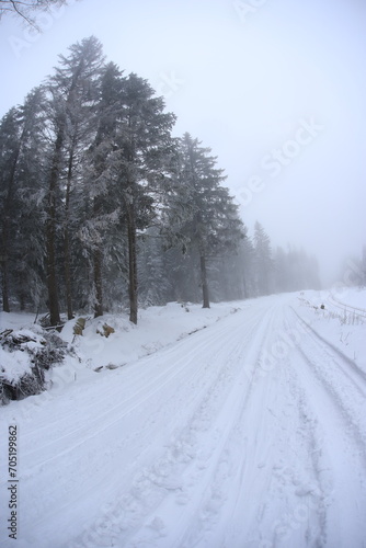 Snowy road in Sudety mountains, Poland © Ruchacz