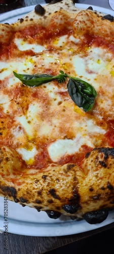 piatto tipico napoletano, pizza margherita 