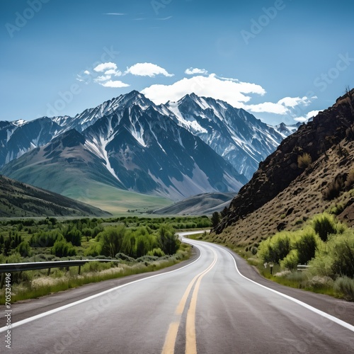 Road through the mountains © duyina1990