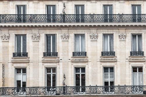 Detail of the facade with windows of a building in Paris, France © russieseo