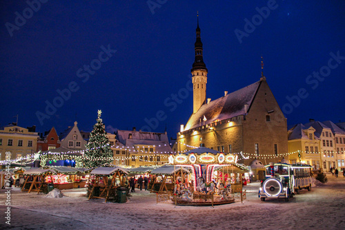 The night view of the Town Hall Square (Raekoja Plats) of Tallin during Christmas time © Gavin