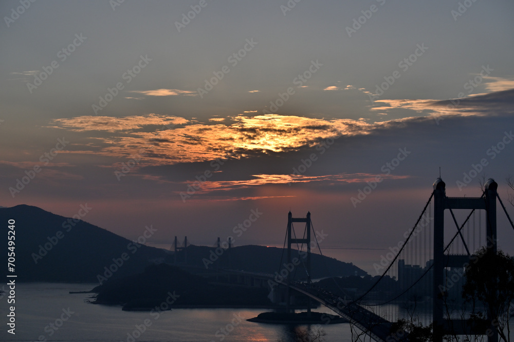 Obraz premium Sunset in Tsing Ma Bridge of Hong Kong