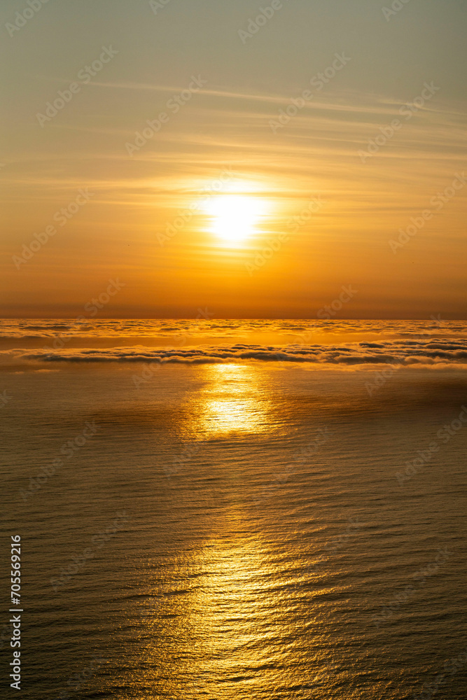 Naklejka premium sunset over the sea