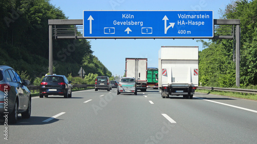 Hinweisschild auf Bundesautobahn A1, Ausfahrt Volmarstein, Hagen-Haspe in Richtung Köln photo