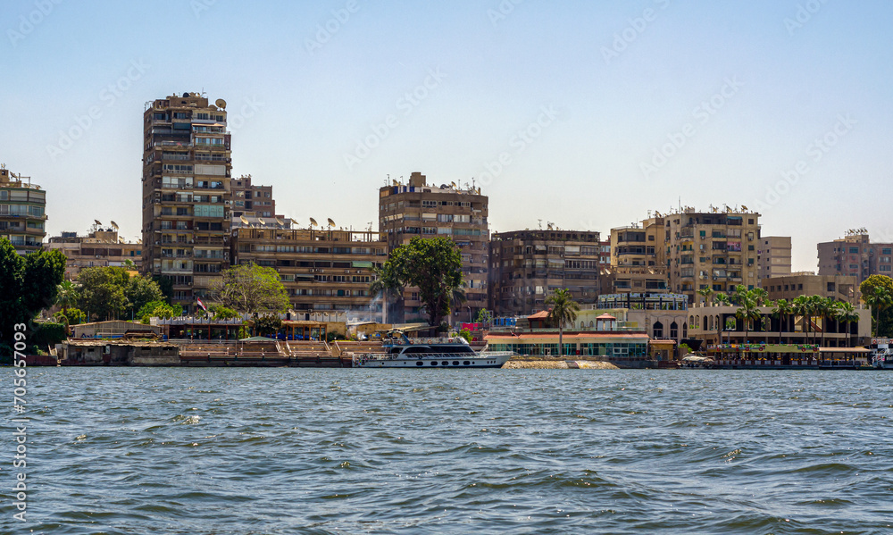 Obraz premium slum houses of Cairo on the banks of the Nile in Egypt