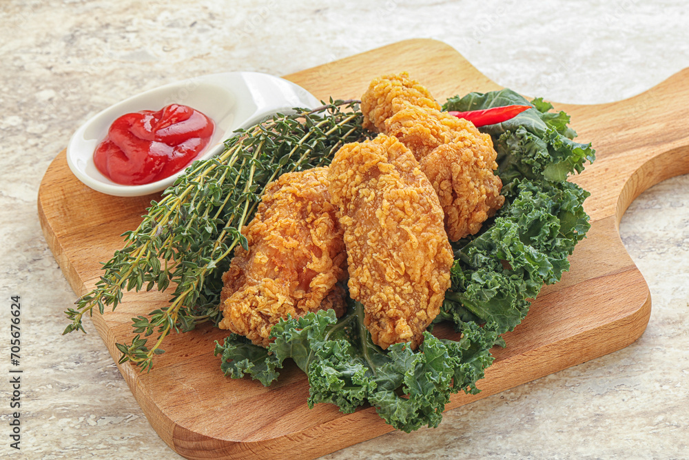 Crispy chicken wings with tomato ketchup Crispy chicken wings with tomato ketchup