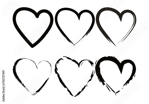 Hoja de iconos de corazones hechos con trazado negro.