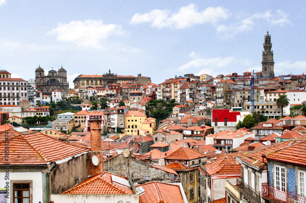 An overview of the beautiful Portuguese city of Porto with its characteristic multicolored houses