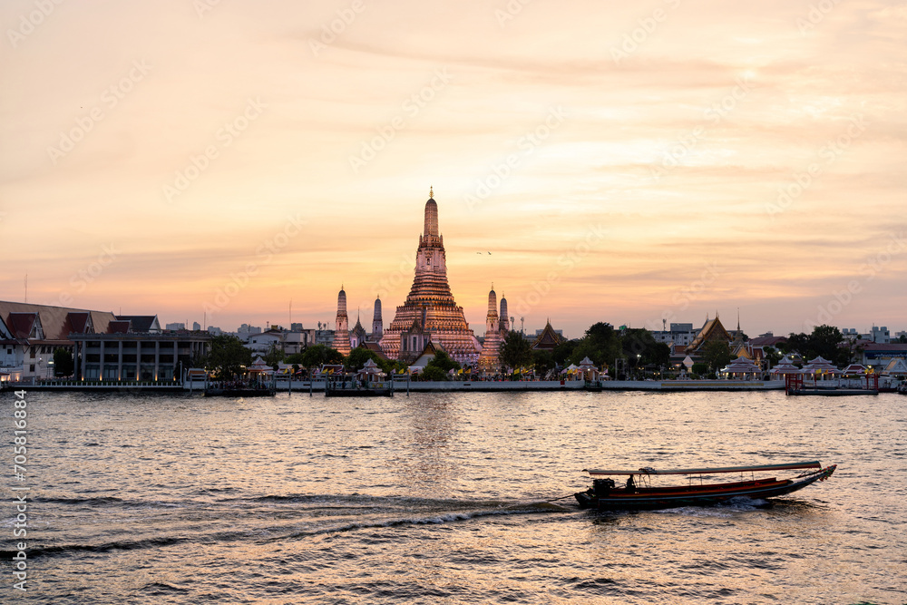 Beautiful sunset view of Wat Arun, Bangkok