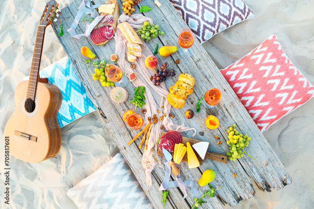 Fototapeta premium Top view beach picnic table