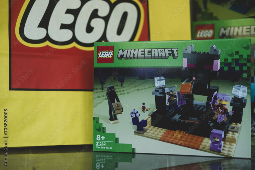 Naklejka premium Bangkok, Thailand - January 9, 2024 : A box of LEGO Minecraft The End Arena 21242. Developing skills and imagination. Characters of the game Minecraft. LEGO is a Danish toy production company based