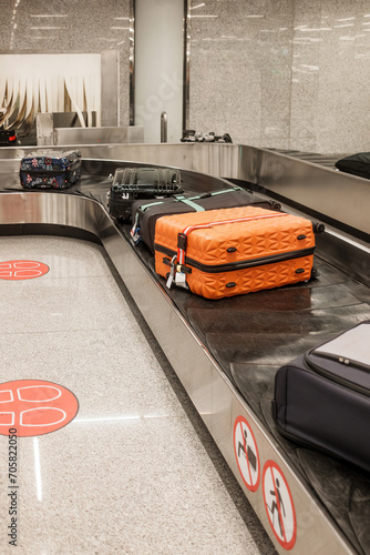 Reisekoffer auf Gepäckband, Flughafen Mallorca