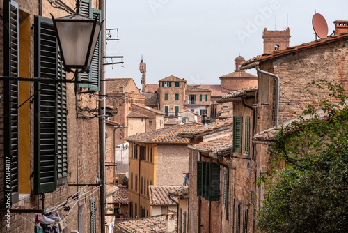 Fototapeta Naklejka Na Ścianę i Meble -  Somewhere in the streets of the old medieval Siena city