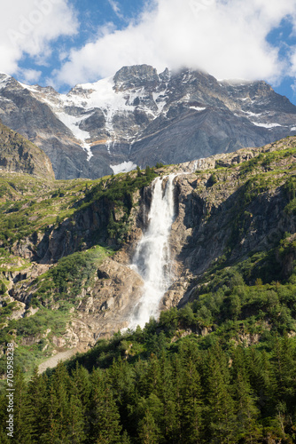 Switherland - The Holdrifall waterfall in Hineres Lauterbrunnental valley.