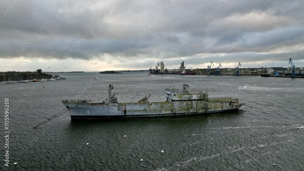 Abandoned ship hosts a game in Lorient harbor. Abandoned ship hosts a game in Lorient harbor.