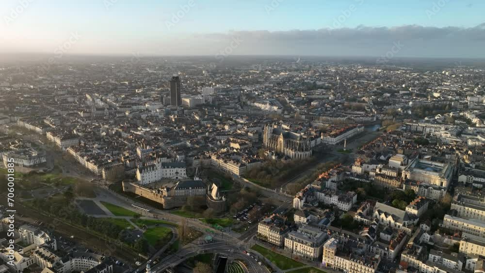 The city of Nantes radiates in the sunlight, revealing its vibrant city life. The city of Nantes radiates in the sunlight, revealing its vibrant city life.